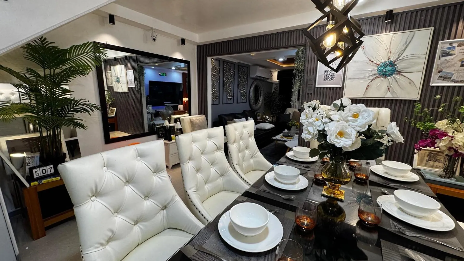 別荘 アンヘレス The White Haven In Clark Entire Houseヴィラ